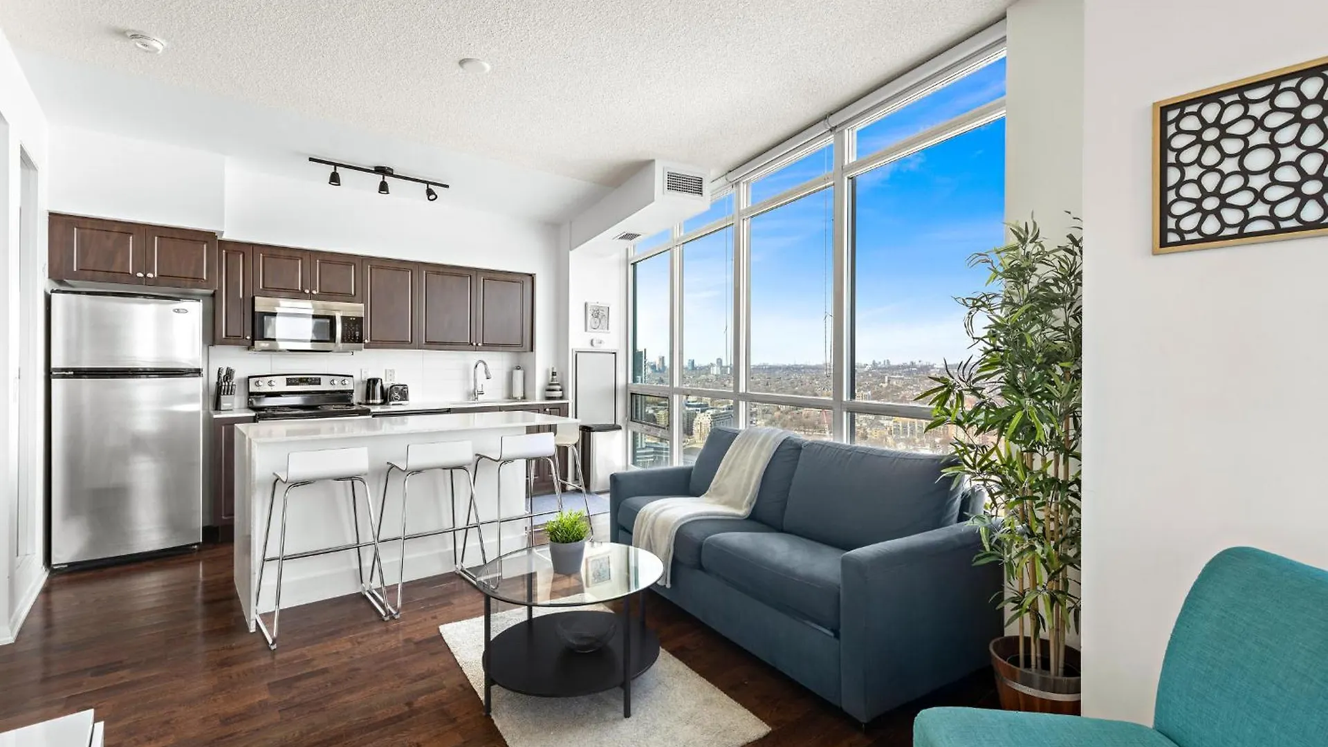 2 Bedroom Downtown Toronto Stay With Stunning Views & Free Parking 0*,