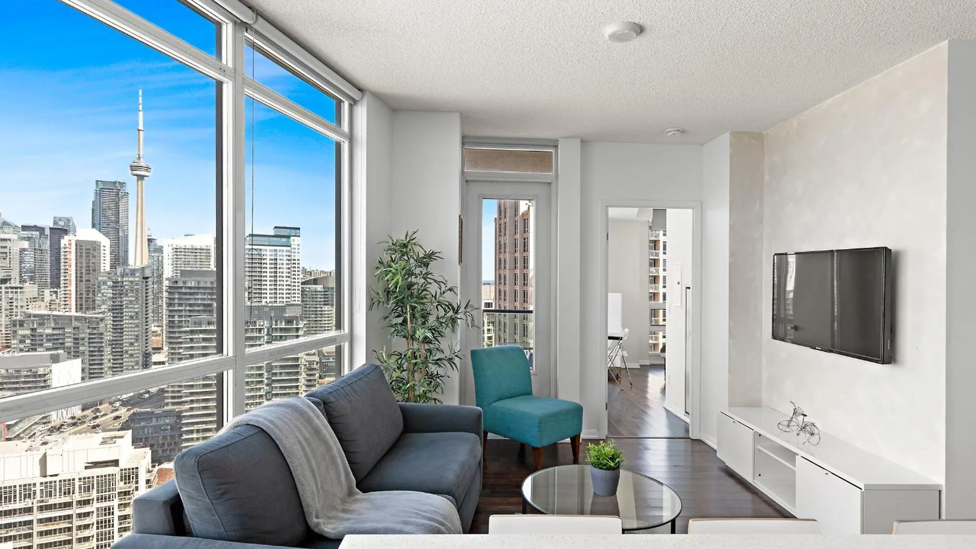 2 Bedroom Downtown Toronto Stay With Stunning Views & Free Parking 아파트